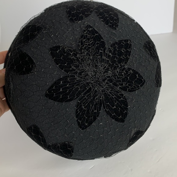 Vintage Henry Pollak Derby Hat Glenover Black Netting Velvet Flower Appliqués - Picture 9 of 16